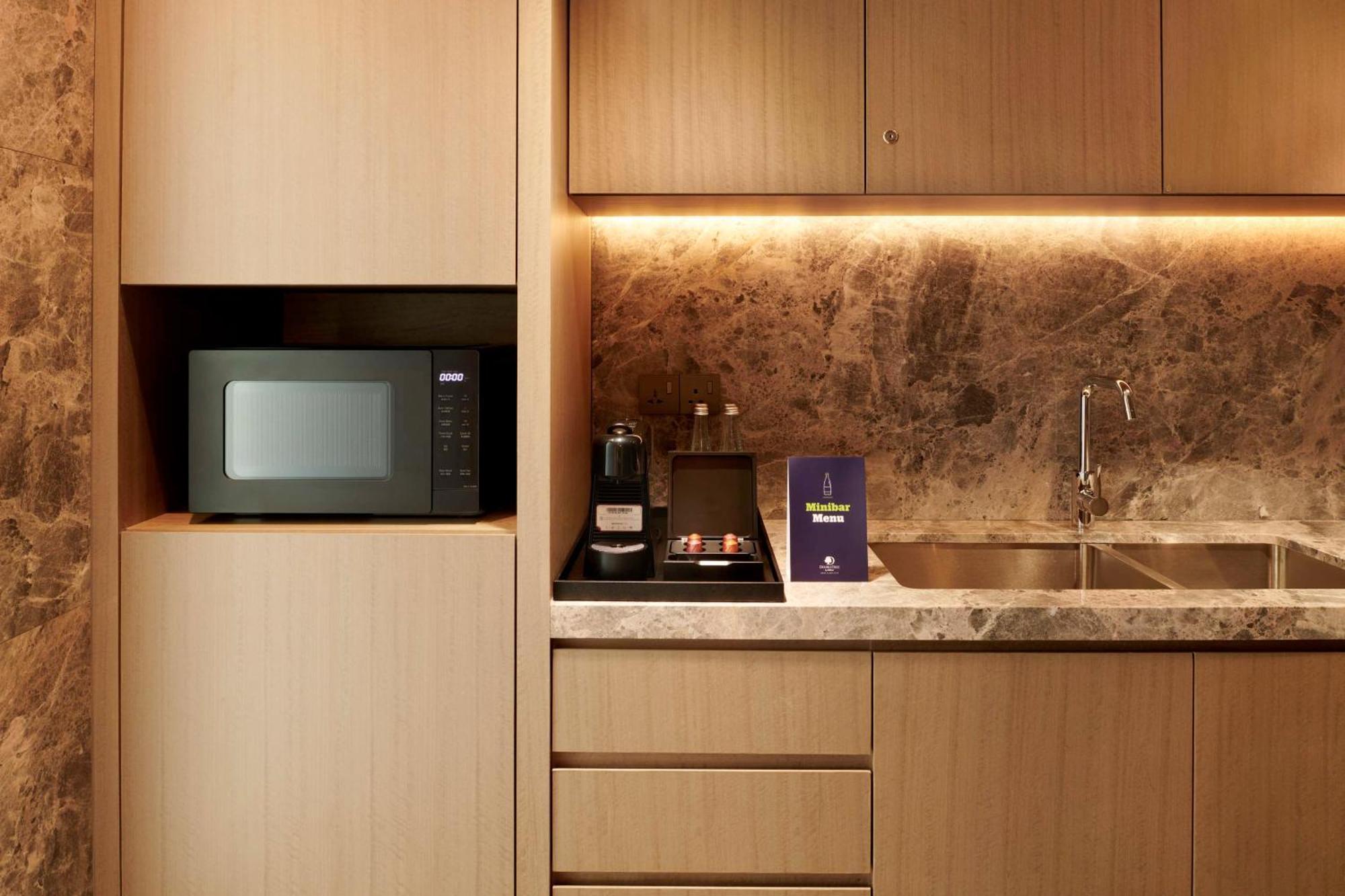 Doubletree By Hilton Shah Alam I-City Exteriér fotografie A microwave oven in a kitchen